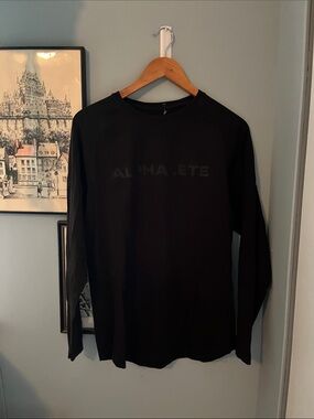Alphalete Long Sleeve Crewneck Shirt - Black with Subtle Logo